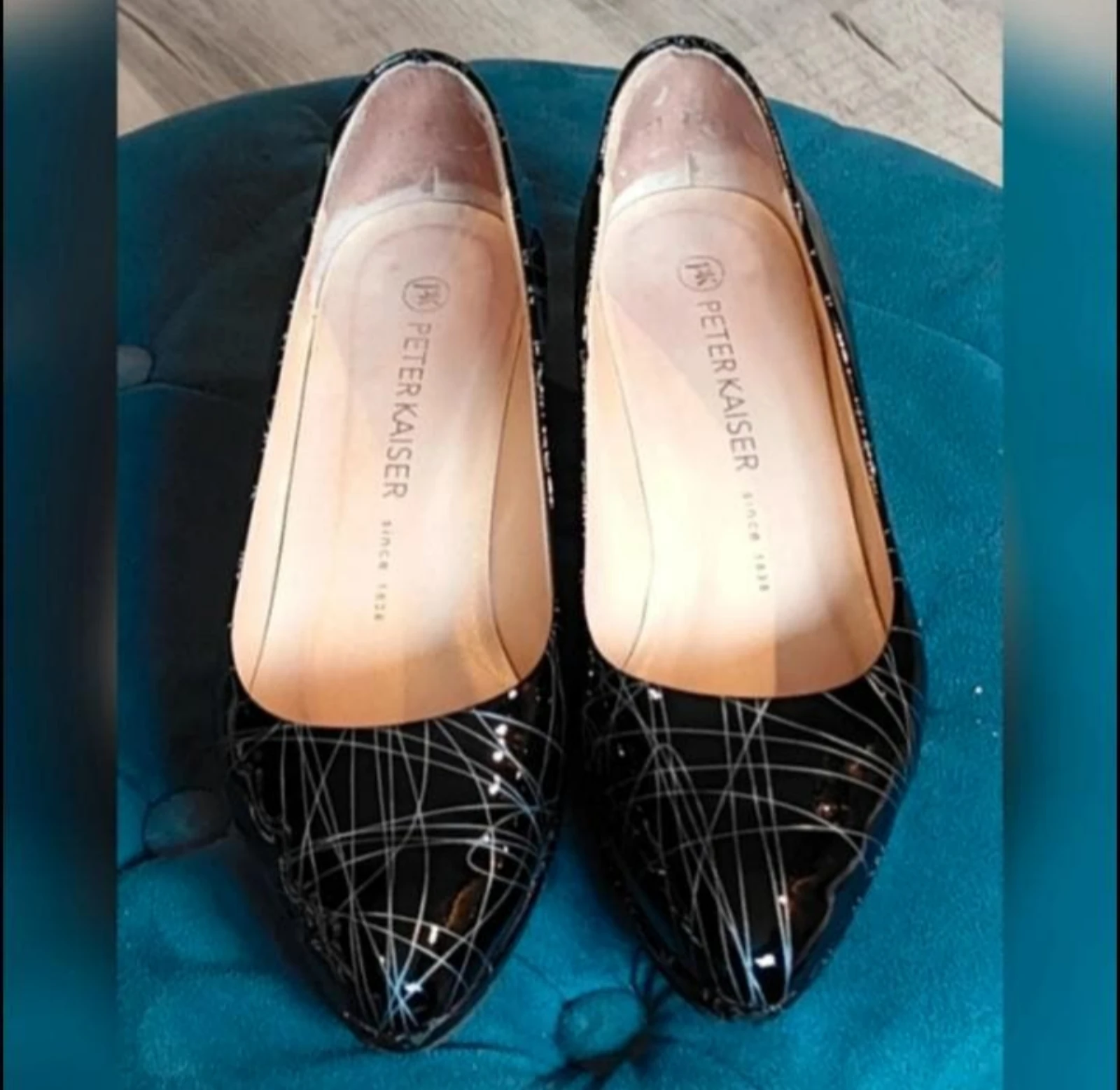 Klassieke zwarte dames pumps met grafisch patroon Peter Kais – photo 4